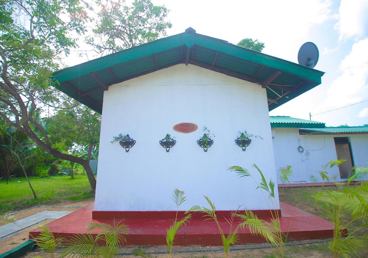 Birdsong Leisure Resort Tissamaharama Exterior photo