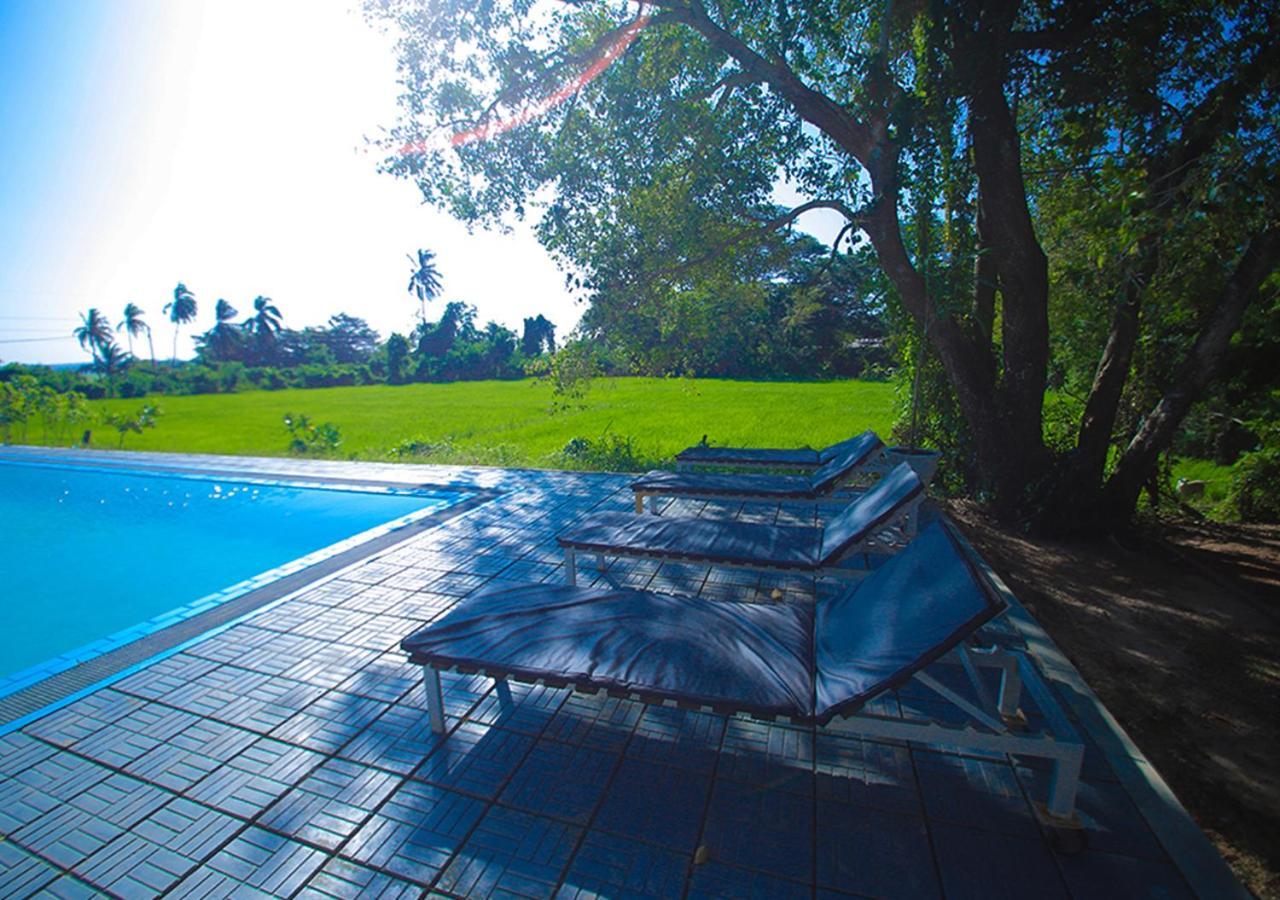 Birdsong Leisure Resort Tissamaharama Exterior photo