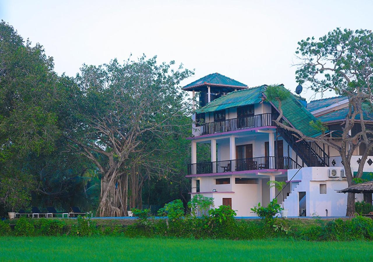 Birdsong Leisure Resort Tissamaharama Exterior photo